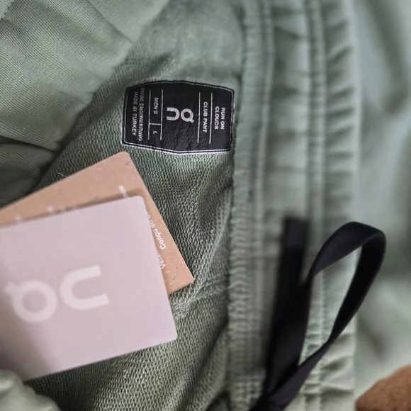 On Running Men's Club Pants, sweatpants, Joggers L - Men's Large NWT - Picture 11 of 11